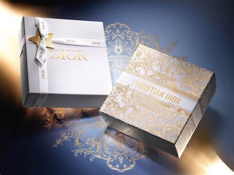 dior art of gifting clutch free gift|dior ae gifts.